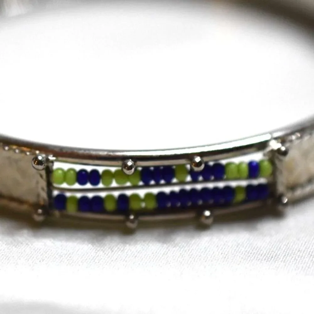 Lovely 2pc Silver Tone Inlaid Blue/Lime Green Glass Seed Beads 6